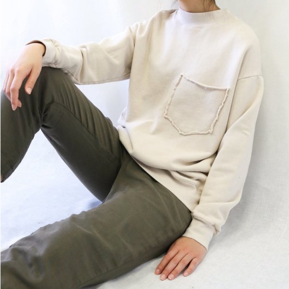 It is Well LA Mockneck Sweatshirt with Pocket in Natural